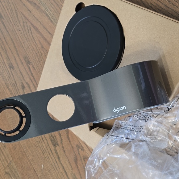 Dyson Supersonic Display Stand - Unused - Picture 2 of 6